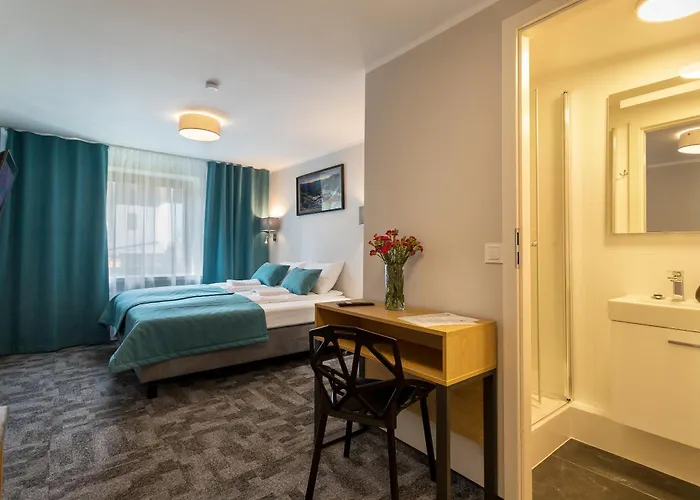 Alojamento de Acomodação e Pequeno-almoço Everest 3*