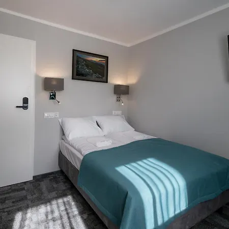 Everest Bed & Breakfast 3*