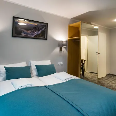 Everest Bed & Breakfast